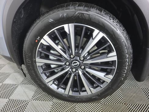 New 2026 Nissan Pathfinder Platinum image 27