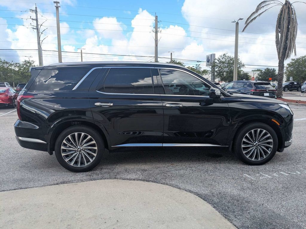 Used 2025 Hyundai Palisade Calligraphy FWD image 8