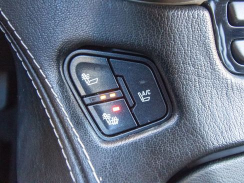 Used 2015 GMC Yukon Denali w/ Premium Package image 35