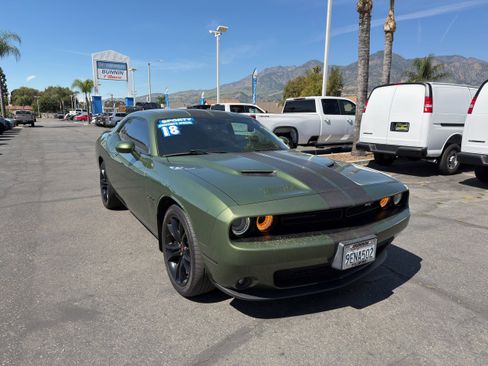 Used 2018 Dodge Challenger SXT w/ Blacktop Package image 2