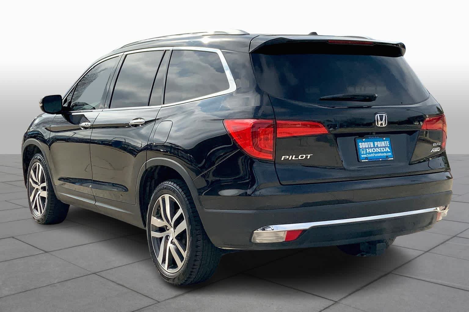 Used 2017 Honda Pilot Elite image 12