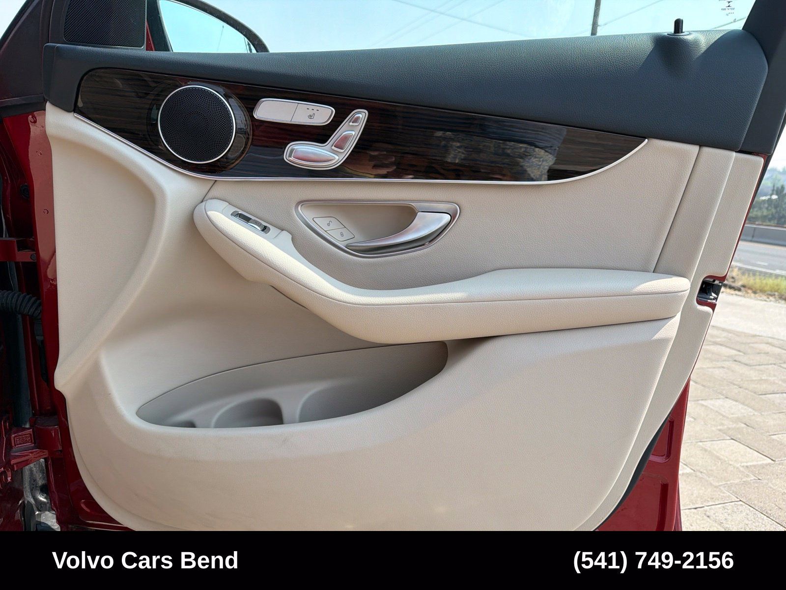 Used 2021 Mercedes-Benz GLC 300 4MATIC image 25