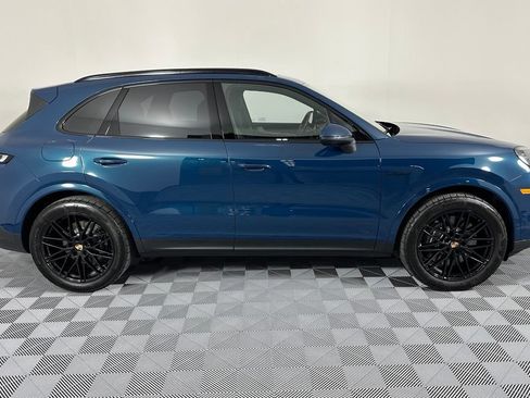 Certified 2026 Porsche Cayenne E-Hybrid AWD/4WD image 11