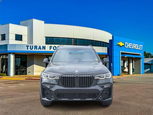 Used 2022 BMW X7 xDrive40i w/ M Sport Package image 9