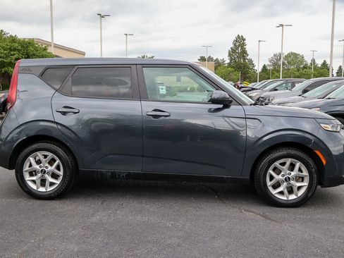Used 2020 Kia Soul S FWD image 13
