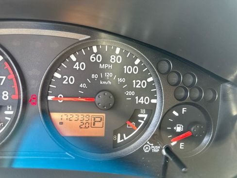 Used 2010 Nissan Frontier SE RWD image 15