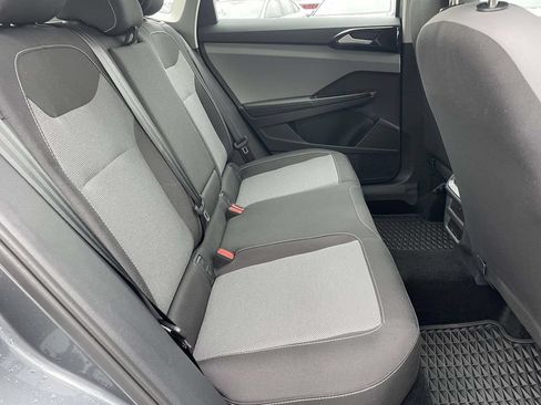 Certified 2024 Volkswagen Taos S FWD image 12