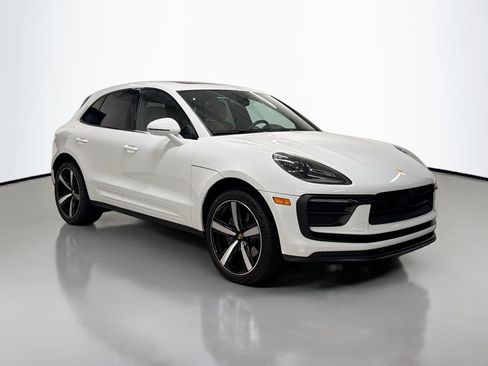 Used 2026 Porsche Macan AWD/4WD image 7
