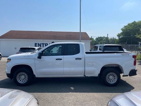 Used 2025 Chevrolet Silverado 1500 W/T w/ WT Value Package AWD/4WD image 4