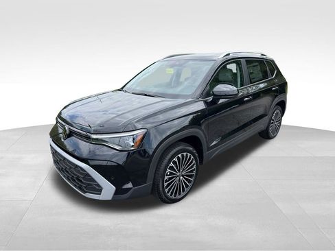 New 2026 Volkswagen Taos SE FWD image 1