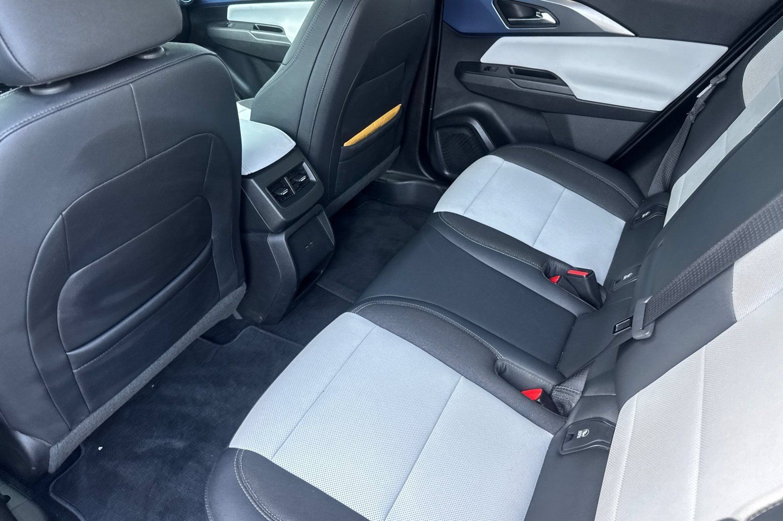 Used 2024 Chevrolet Equinox EV LT FWD image 15