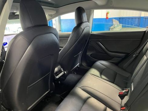 Used 2018 Tesla Model 3 Long Range RWD image 17
