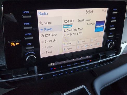 Used 2022 Toyota Sienna XLE image 32