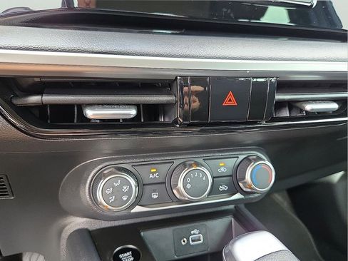 Used 2025 Nissan Kicks S image 18