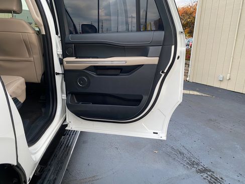 Used 2022 Ford Expedition Max Limited image 40