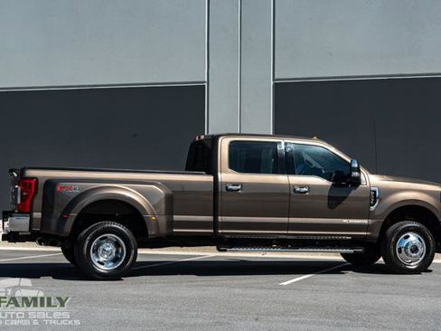 Used 2017 Ford F350 Lariat w/ Lariat Ultimate Package image 11