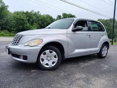 Used 2009 Chrysler PT Cruiser FWD image 1