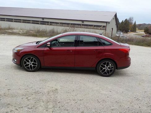 Used 2017 Ford Focus SEL w/ Cold Weather Package image 8