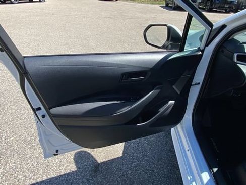 Used 2025 Toyota Corolla LE FWD image 15