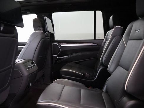 Used 2026 Cadillac Escalade ESV Luxury w/ Touring Package AWD/4WD image 32
