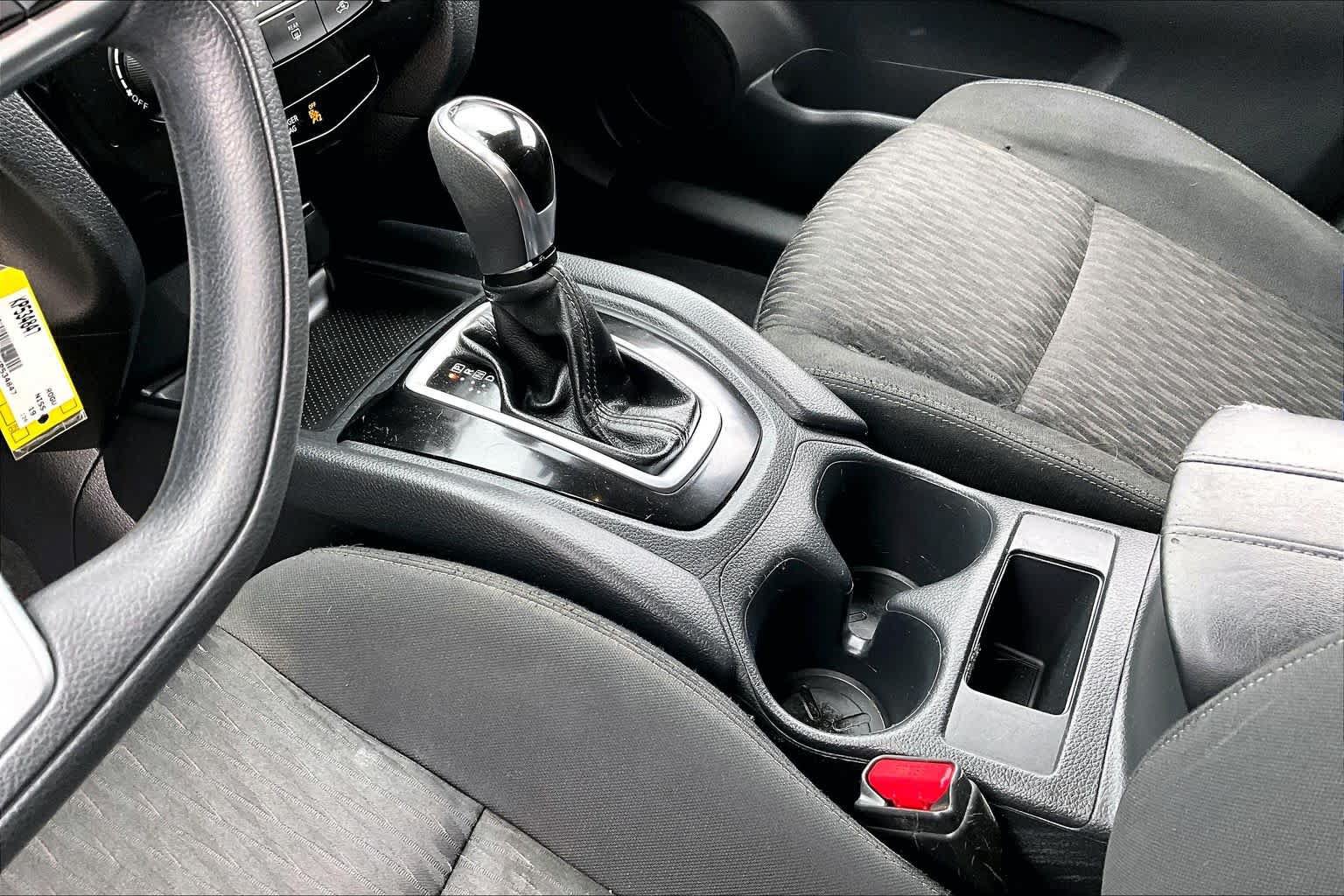 Used 2019 Nissan Rogue S AWD/4WD image 17