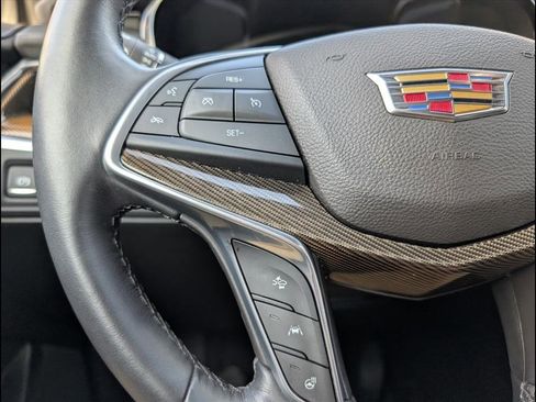 Used 2017 Cadillac XT5 Platinum image 13