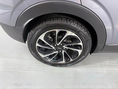 Used 2022 Chevrolet Bolt EUV Premier w/ Super Cruise Package image 10