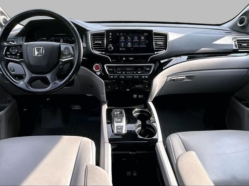 Used 2020 Honda Pilot Touring image 16