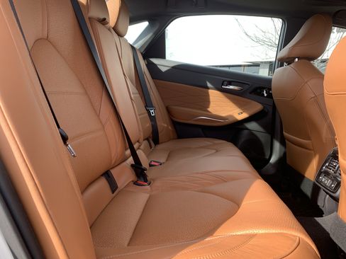 Used 2021 Toyota Avalon Limited w/ Advanced Safety Package image 33