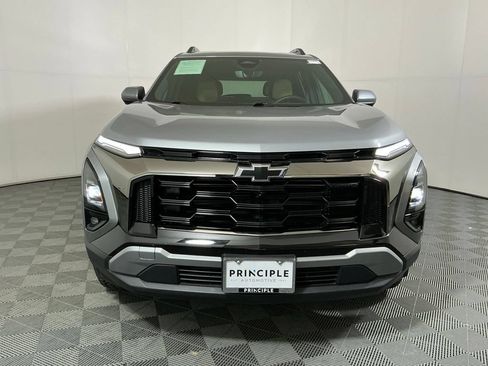 Used 2025 Chevrolet Equinox ACTIV w/ Safety and Technology Package FWD image 3