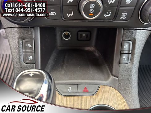 Used 2017 GMC Acadia Denali image 28