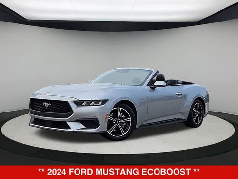 Used 2024 Ford Mustang Convertible RWD image 11