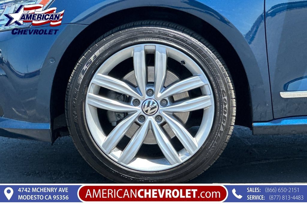 Used 2018 Volkswagen Passat 3.6 SEL Premium FWD image 38