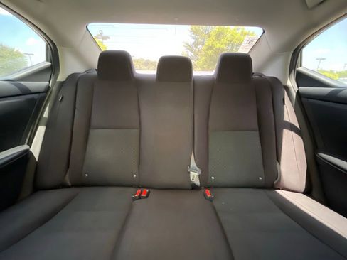 Used 2022 Nissan Sentra S FWD image 29