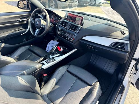 Used 2016 BMW M235i Convertible image 18