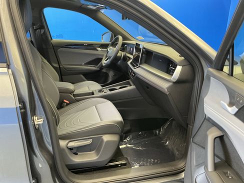 New 2026 Volkswagen Tiguan SE R-Line image 23