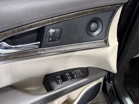 Used 2019 Lincoln Nautilus Reserve FWD image 11