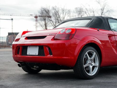 Used 2003 Toyota MR2 image 75