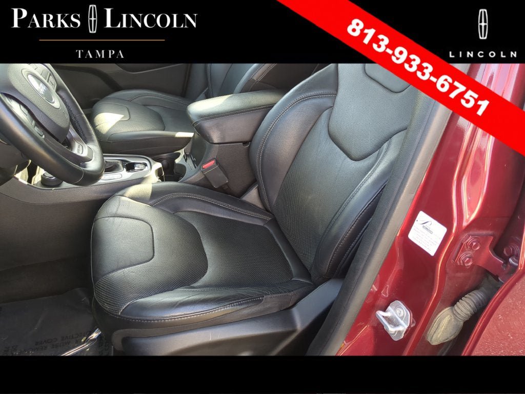 Used 2019 Jeep Cherokee Limited w/ Technology Group AWD/4WD image 19