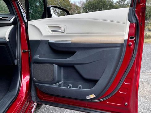 Used 2021 Toyota Sienna XLE image 25