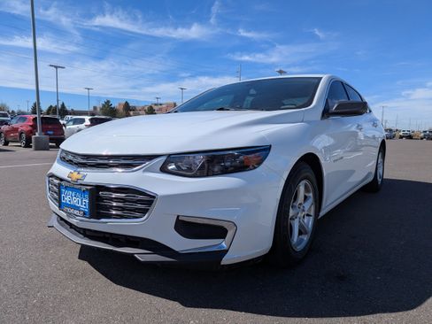Used 2018 Chevrolet Malibu LS image 7