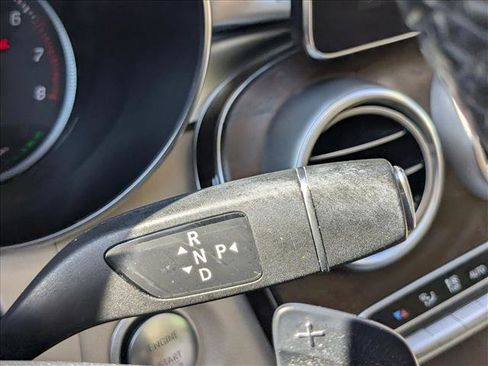 Used 2019 Mercedes-Benz GLC 350e 4MATIC image 12