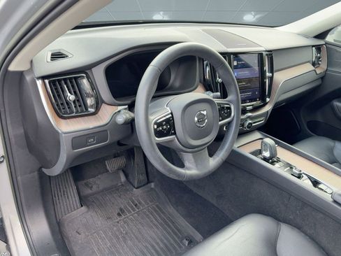 Used 2023 Volvo XC60 B5 Plus w/ Protection Package Premier image 4