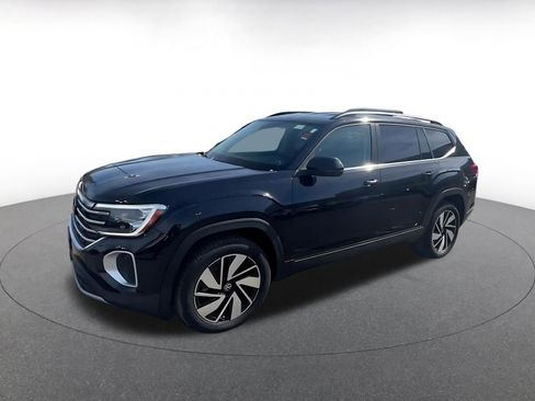 Used 2025 Volkswagen Atlas SE image 8