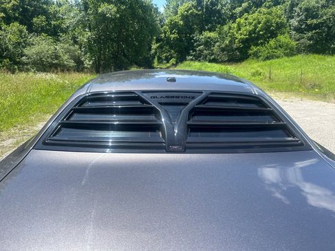 Used 2015 Dodge Challenger SXT RWD image 23