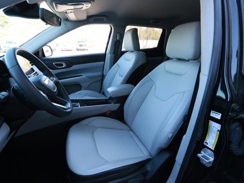 Used 2022 Jeep Compass Latitude image 21