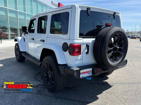 Used 2023 Jeep Wrangler Unlimited Sahara w/ Cold Weather Group AWD/4WD image 4