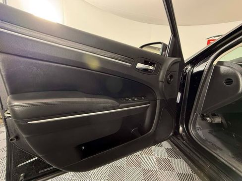 Used 2021 Chrysler 300 Touring L RWD image 17