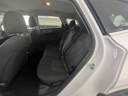 Used 2025 Kia Sportage LX AWD/4WD image 24