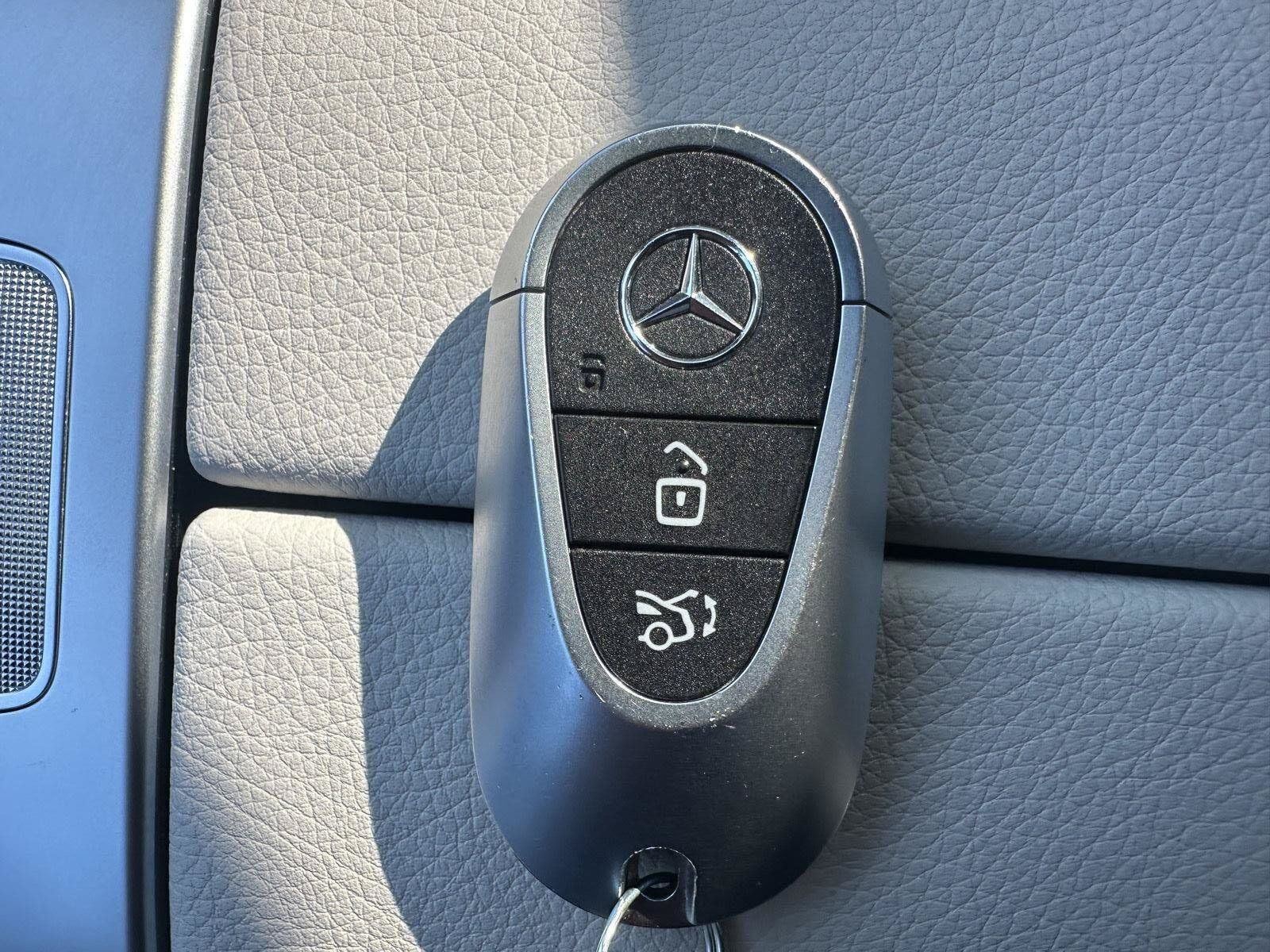 Used 2023 Mercedes-Benz C 300 4MATIC Sedan image 14